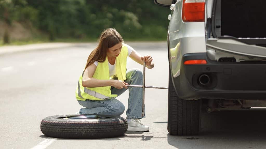 herramientas para cambiar llantas de carro